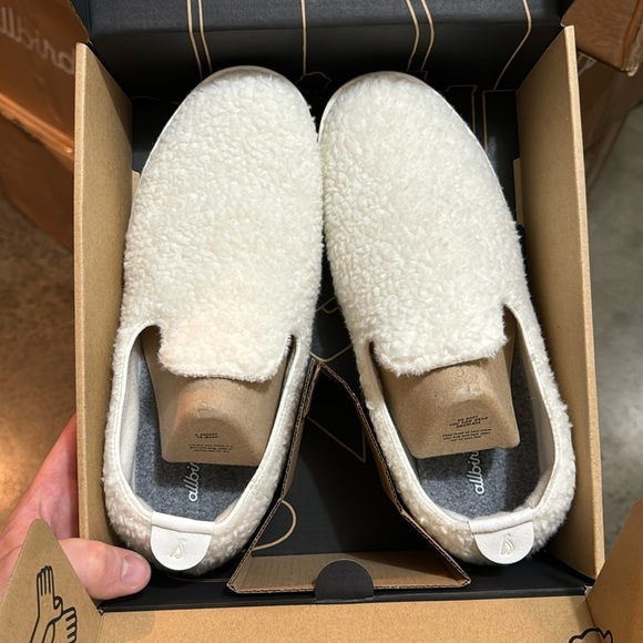 Men’s allbirds Wool Lounger Fluffs in Natural White with Cream Sole - Picture 7 of 11